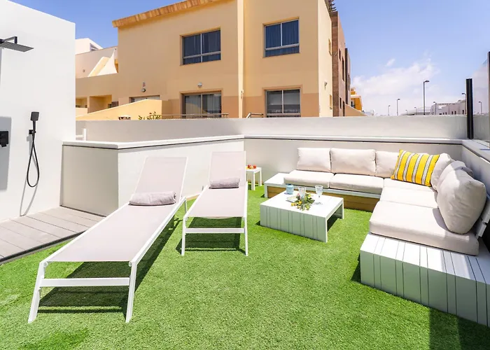 Spacious Apartment With Private Terrace Cotillo