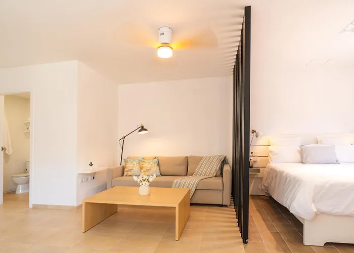 Spacious Apartment With Private Terrace Cotillo