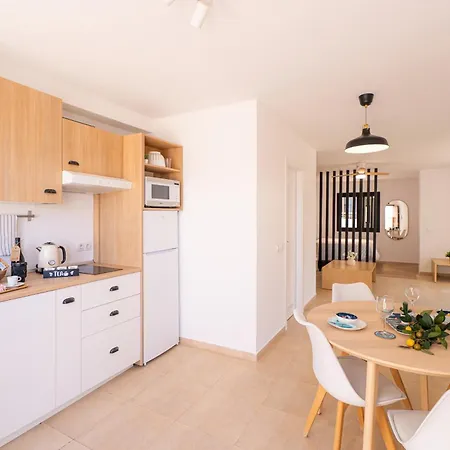 Mar 4b- Moderno Con Terraza Privada