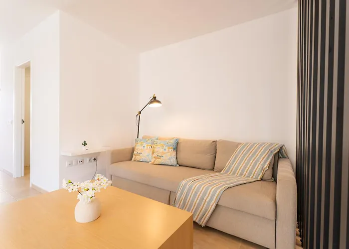 Spacious Apartment With Private Terrace Cotillo